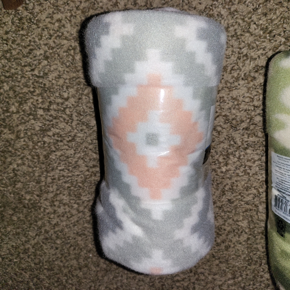A His n hers blanket bundle - Picture 3 of 3